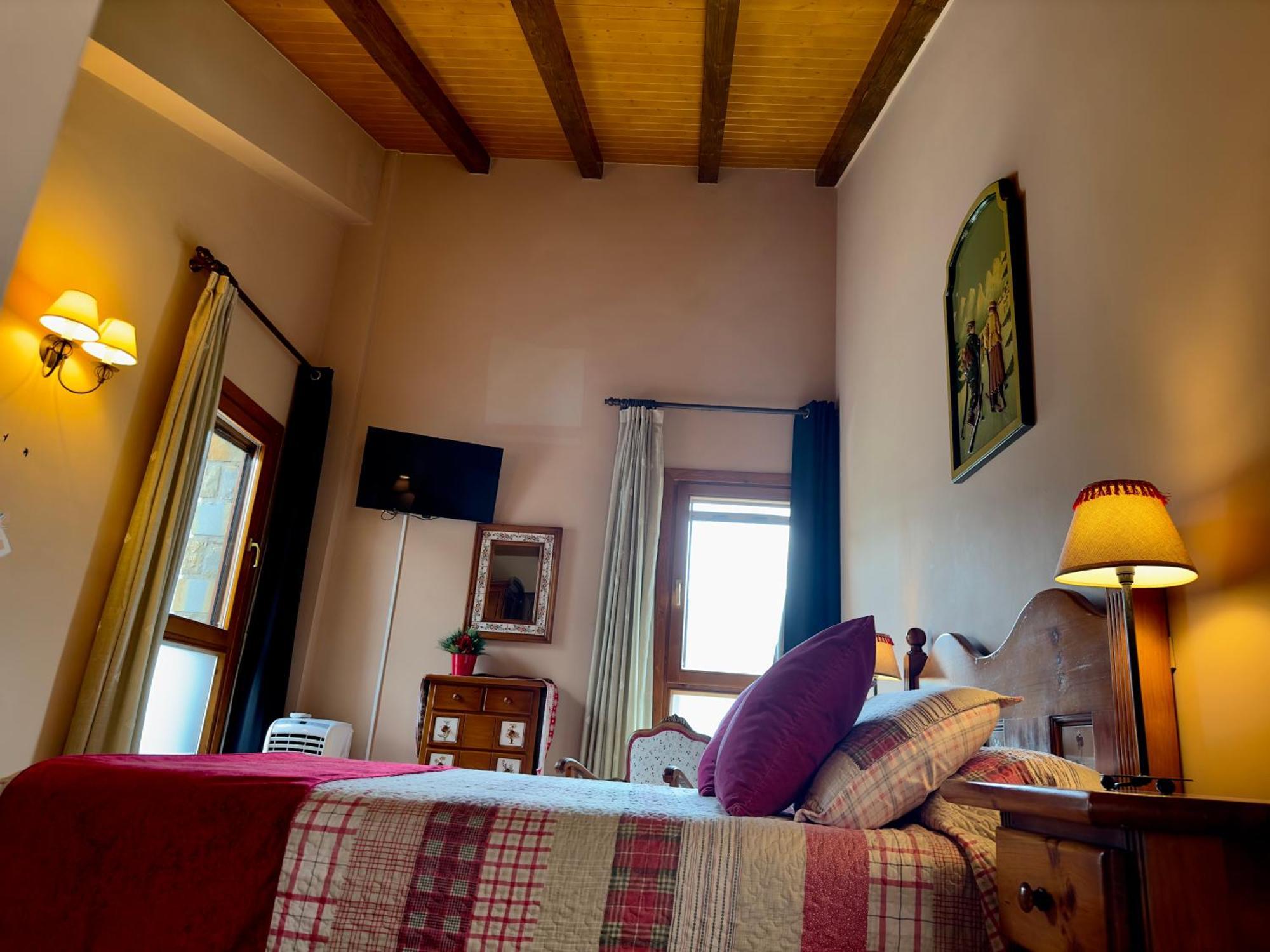 La Llardana Guest House Benasque Luaran gambar