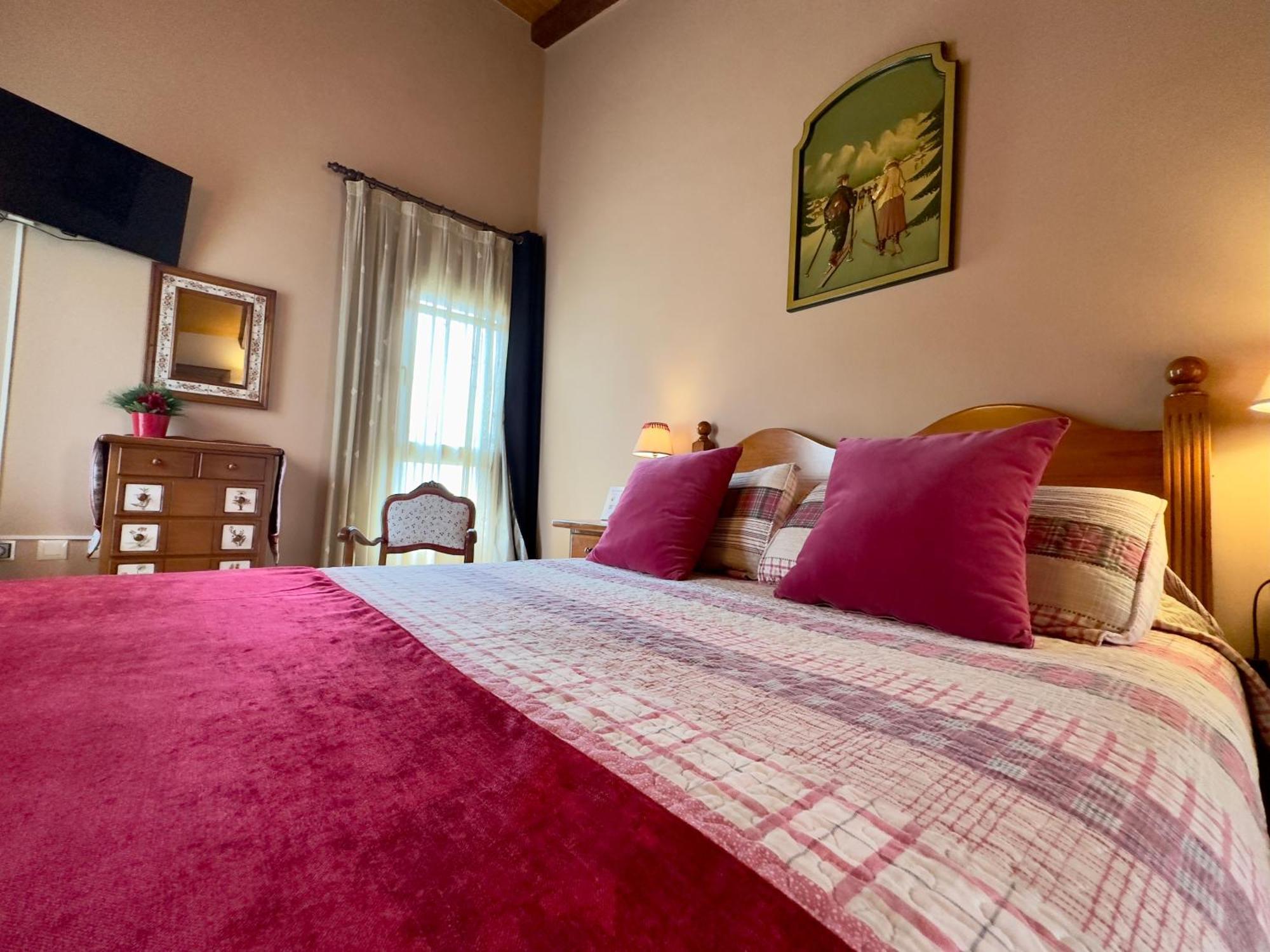La Llardana Guest House Benasque Luaran gambar