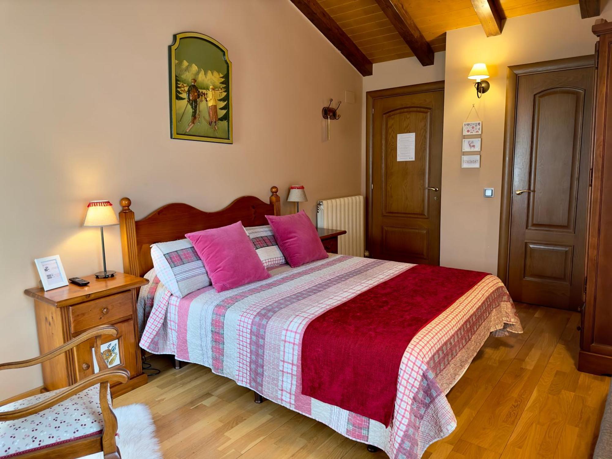 La Llardana Guest House Benasque Luaran gambar