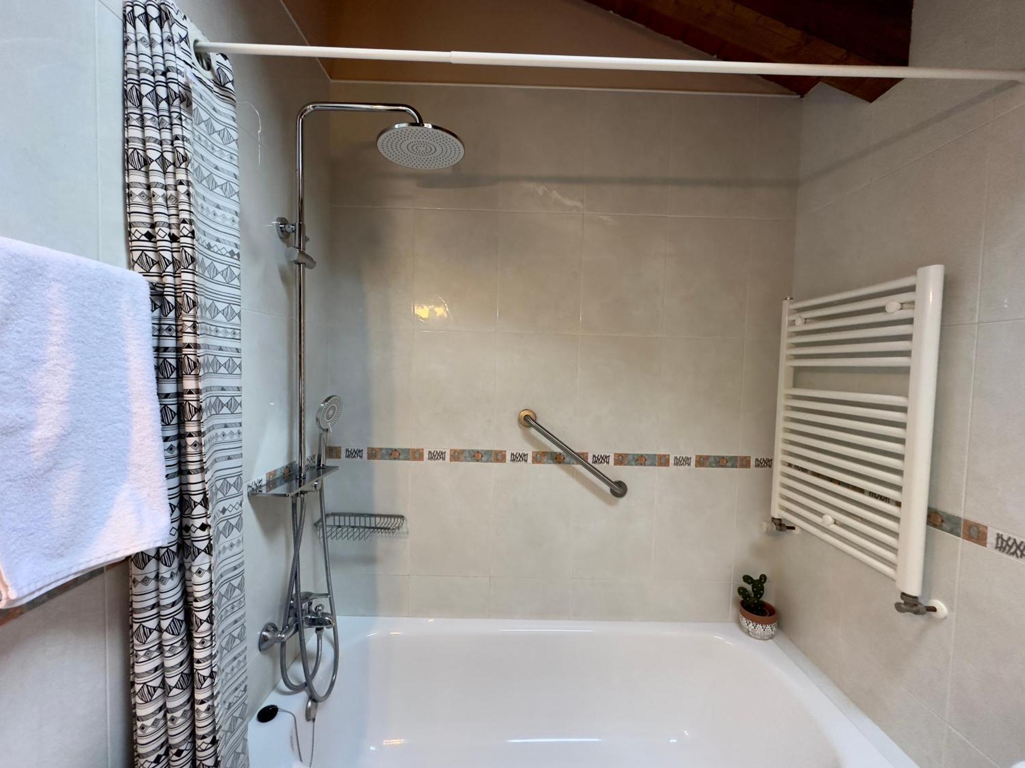 La Llardana Guest House Benasque Luaran gambar