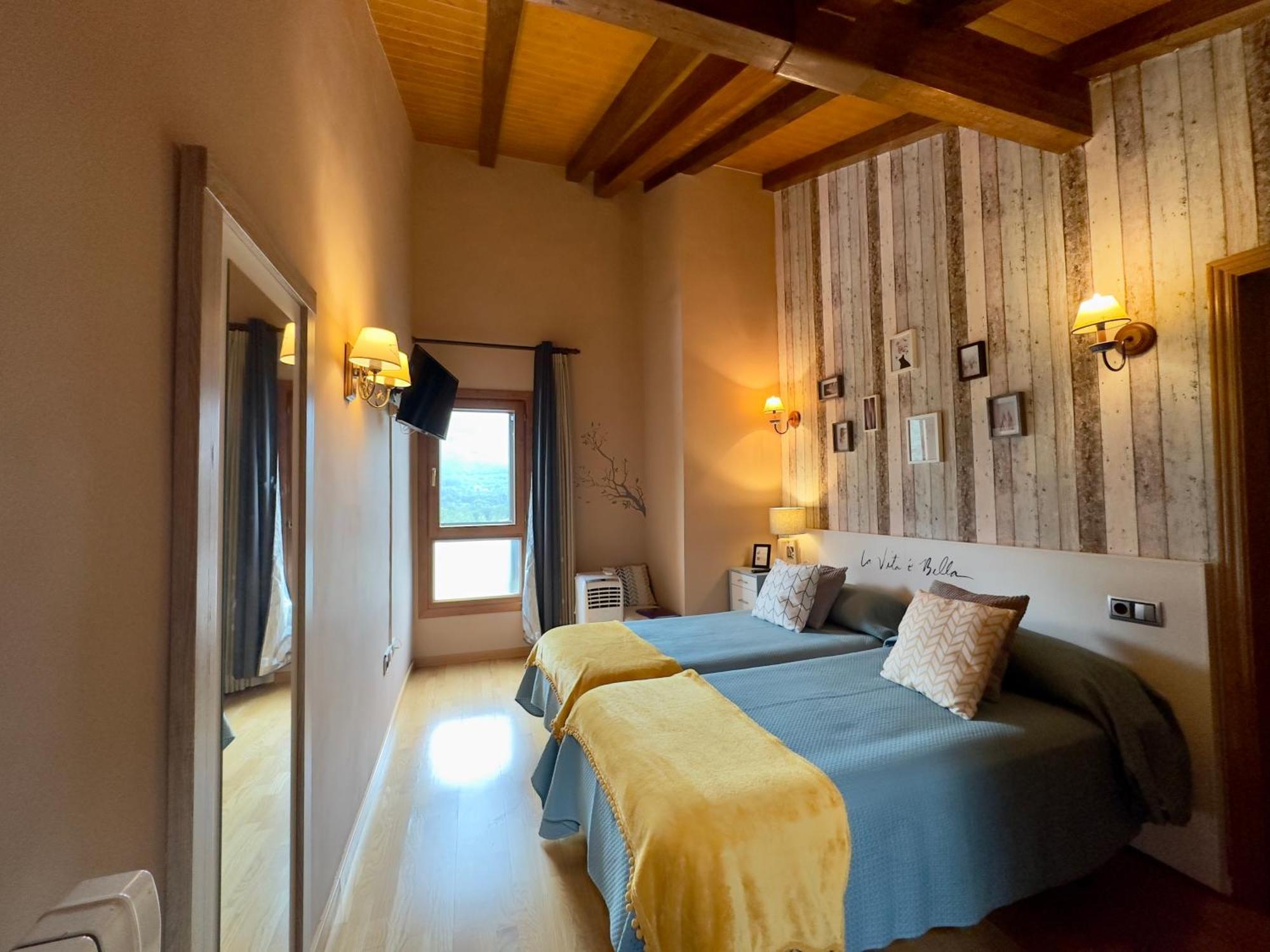 La Llardana Guest House Benasque Luaran gambar