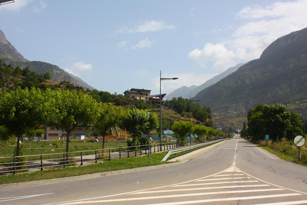 La Llardana Guest House Benasque Luaran gambar