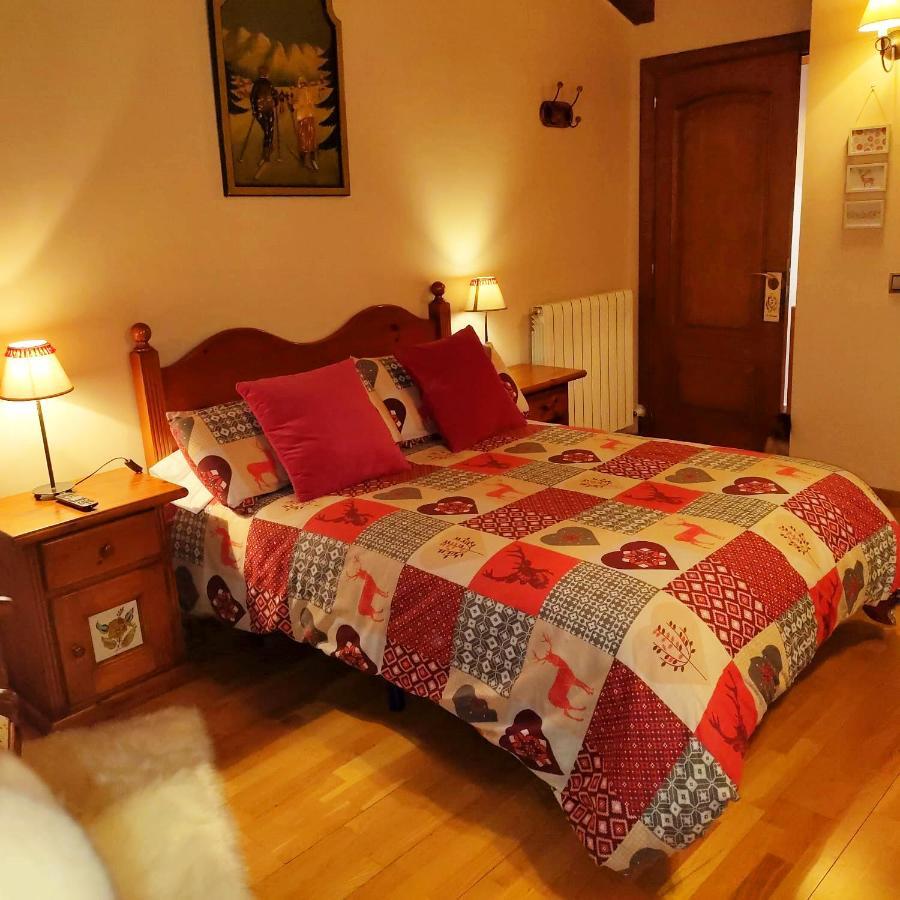 La Llardana Guest House Benasque Luaran gambar